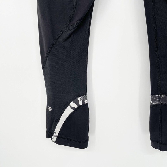 Lululemon Run Inspire Crop II Leggings Black White Brisk Bloom Stripe Size 6 - Picture 4 of 9